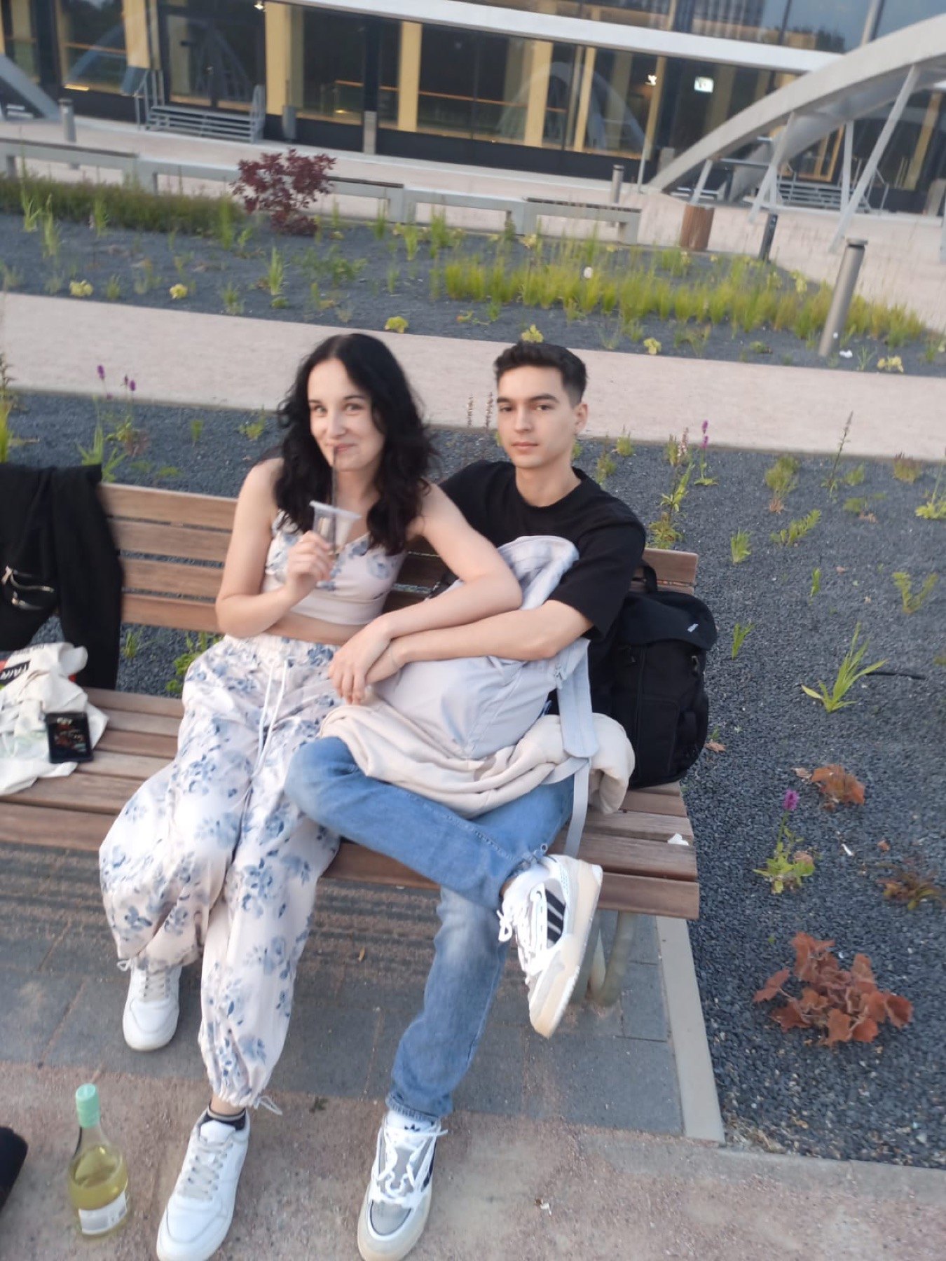 Los dos juntos al aire libre