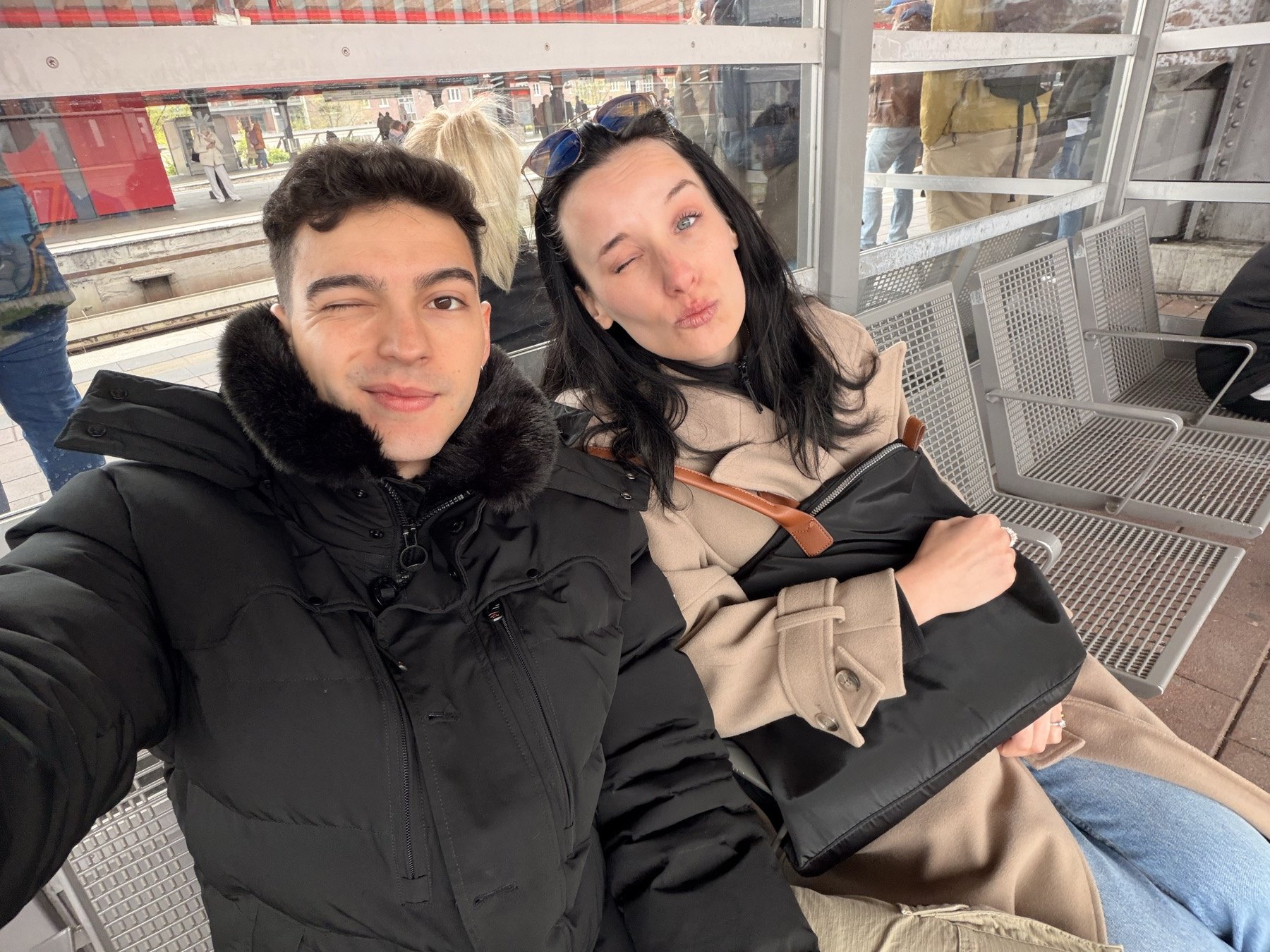 Los dos juntos durante un viaje