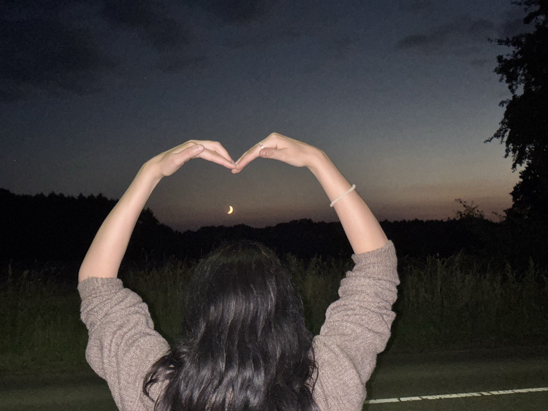 Un corazón bajo el cielo nocturno