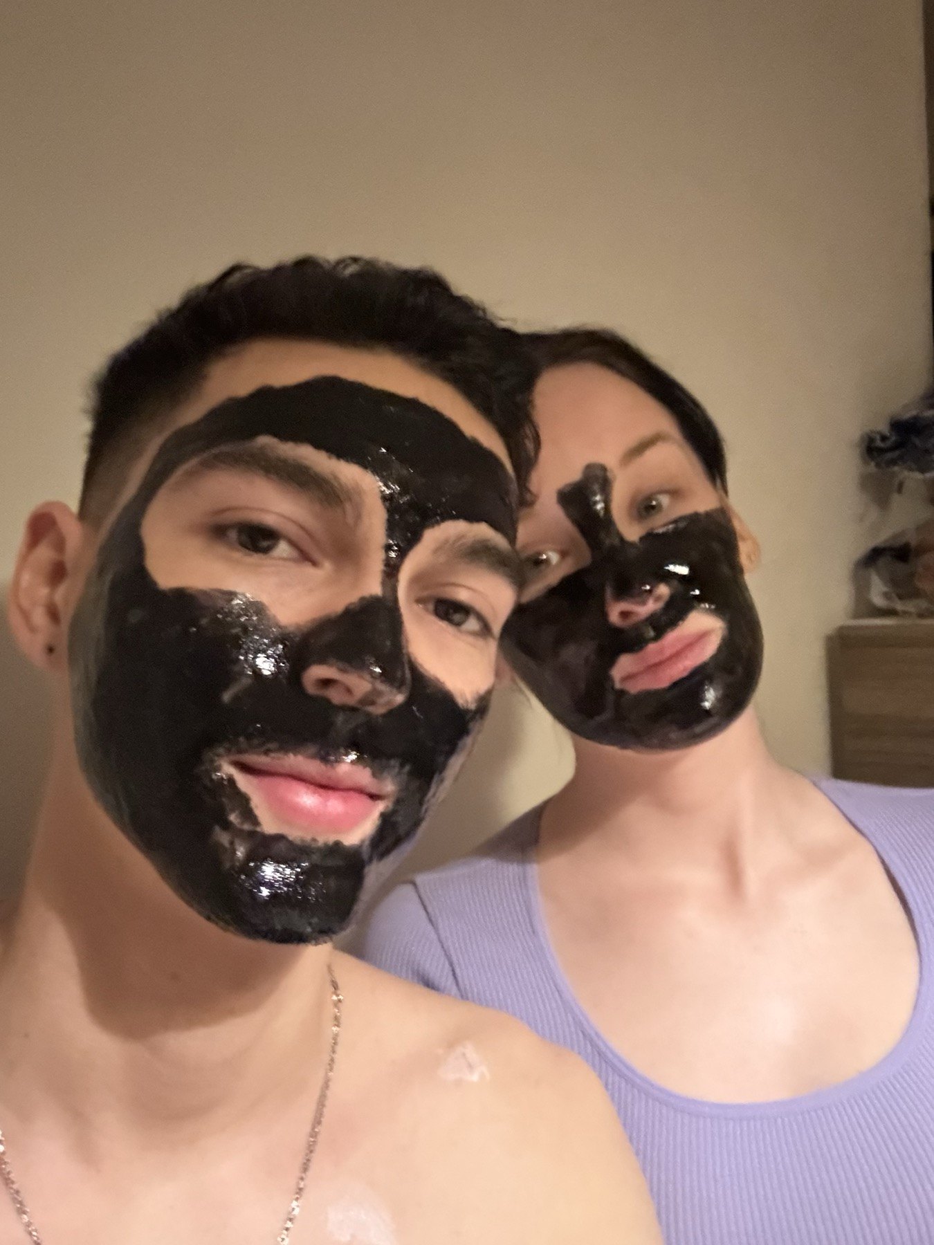 Una noche divertida en casa